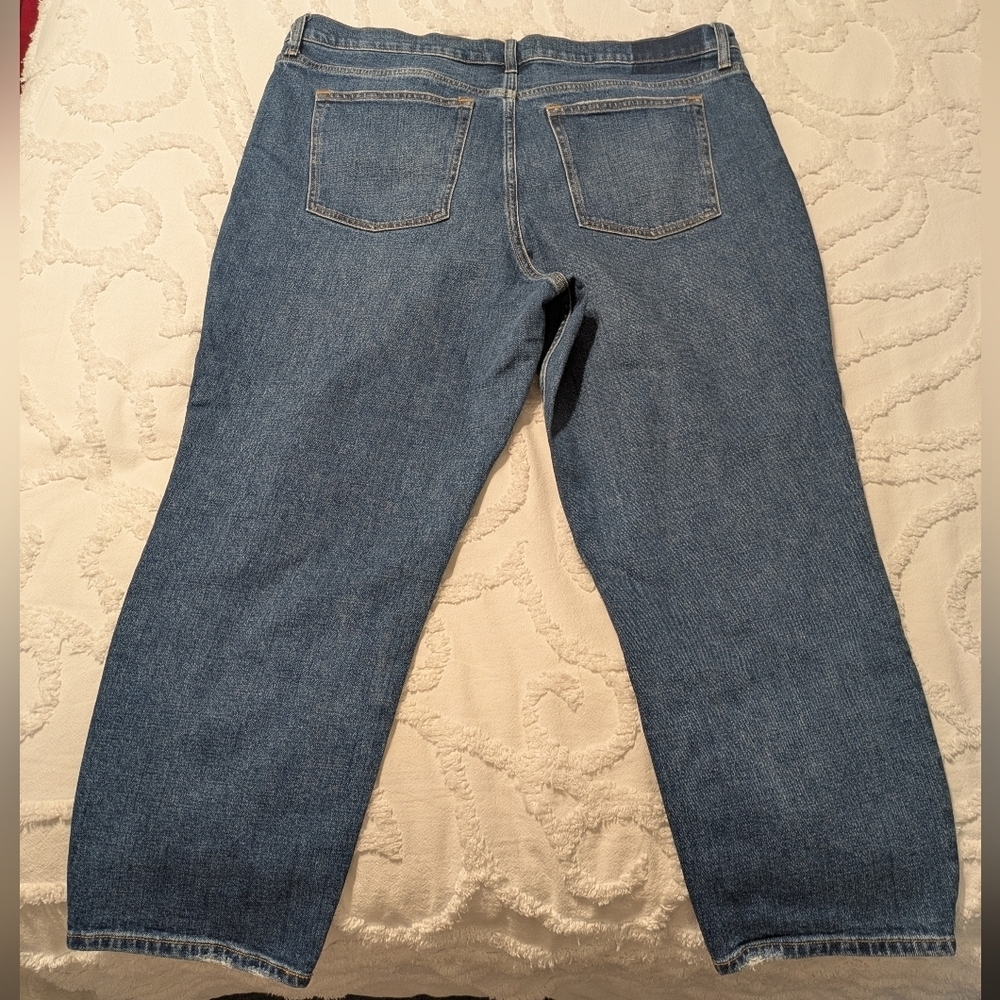 Abercrombie & Fitch Mom High Rise Distressed Blue Jeans - Picture 3 of 6